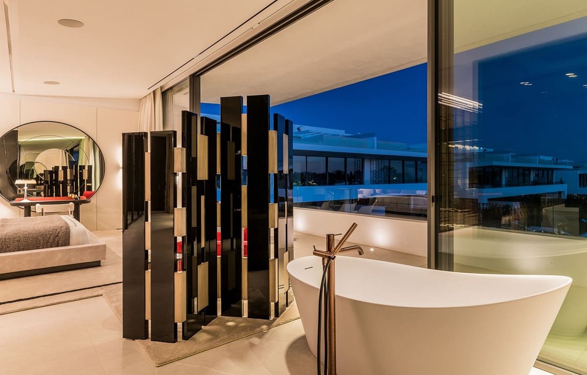 3 bedroom Villa for sale in Golden Mile with pool garage - € 7,500,000 (Ref: 8477180)
