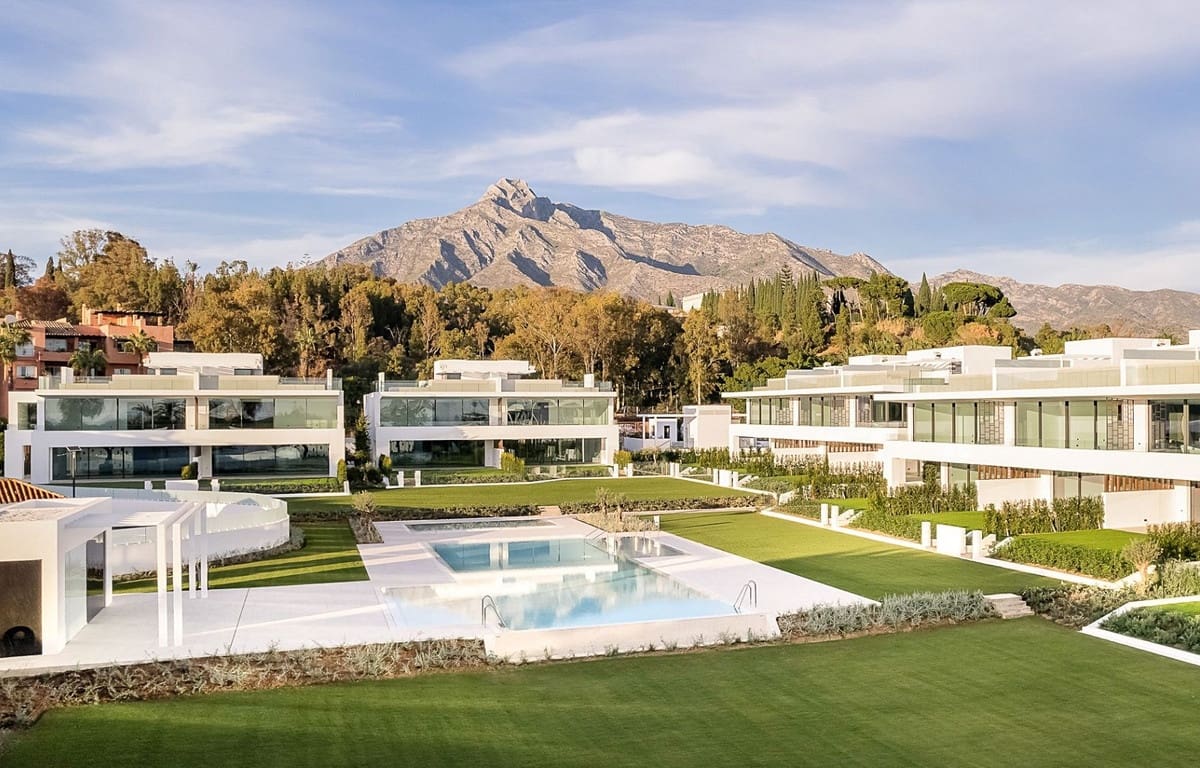 3 bedroom Villa for sale in Golden Mile with pool garage - € 7,500,000 (Ref: 8477180)