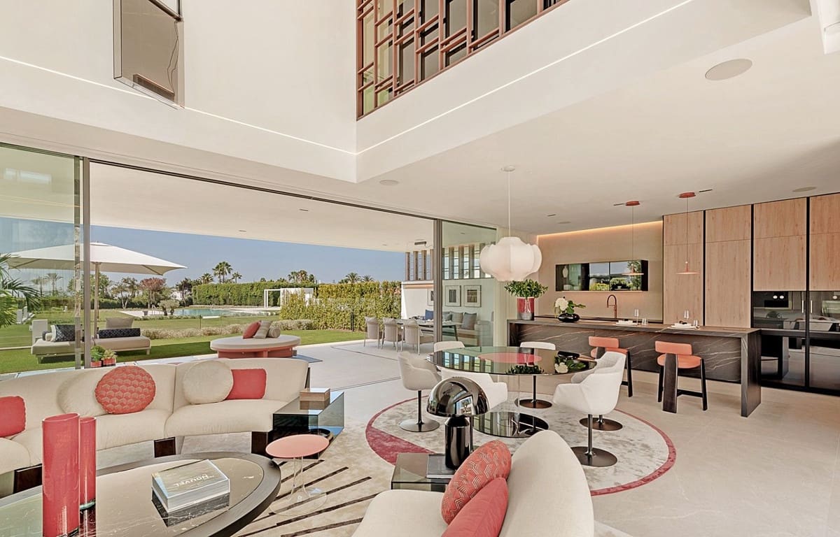 3 bedroom Villa for sale in Golden Mile with pool garage - € 7,500,000 (Ref: 8477180)