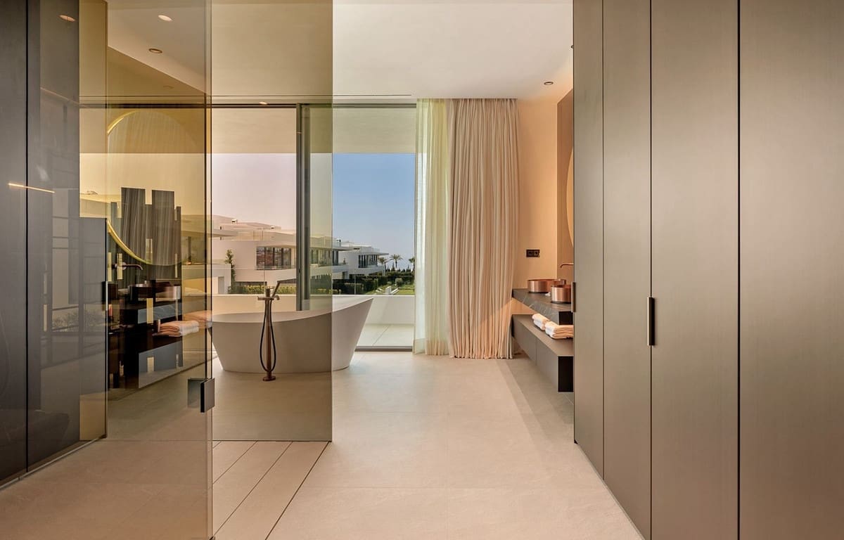 3 bedroom Villa for sale in Golden Mile with pool garage - € 7,500,000 (Ref: 8477180)