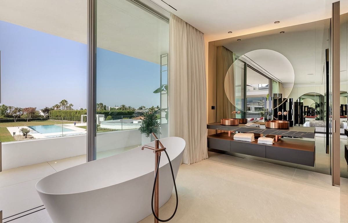 3 bedroom Villa for sale in Golden Mile with pool garage - € 7,500,000 (Ref: 8477180)