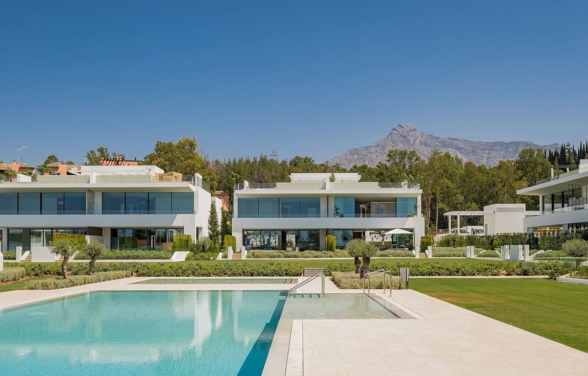 3 bedroom Villa for sale in Golden Mile with pool garage - € 7,500,000 (Ref: 8477180)