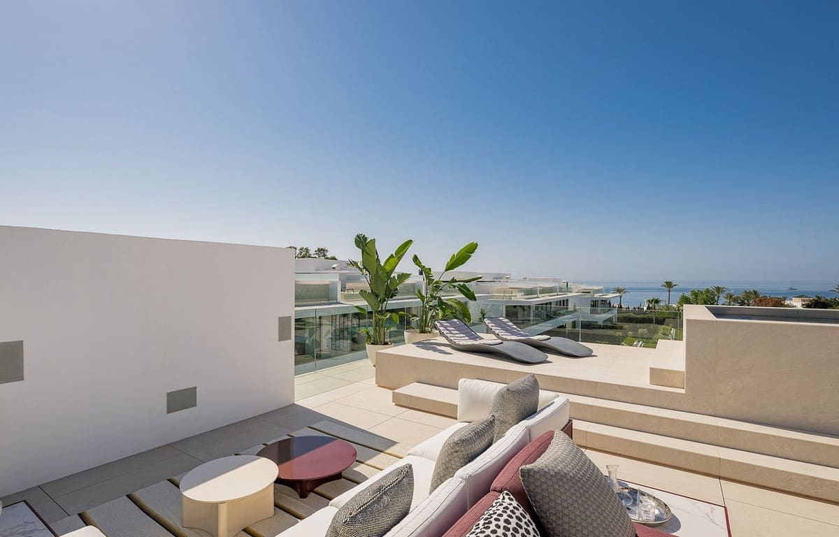 3 bedroom Villa for sale in Golden Mile with pool garage - € 7,500,000 (Ref: 8477180)