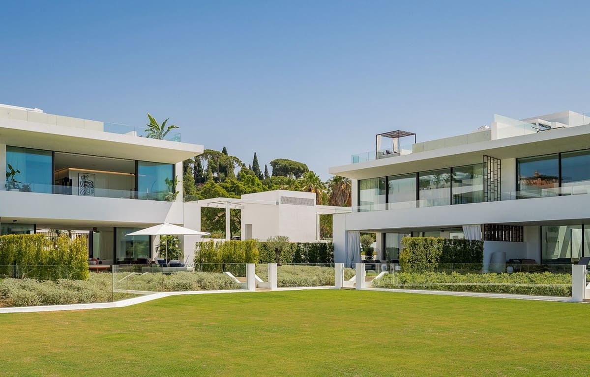 3 bedroom Villa for sale in Golden Mile with pool garage - € 7,500,000 (Ref: 8477180)