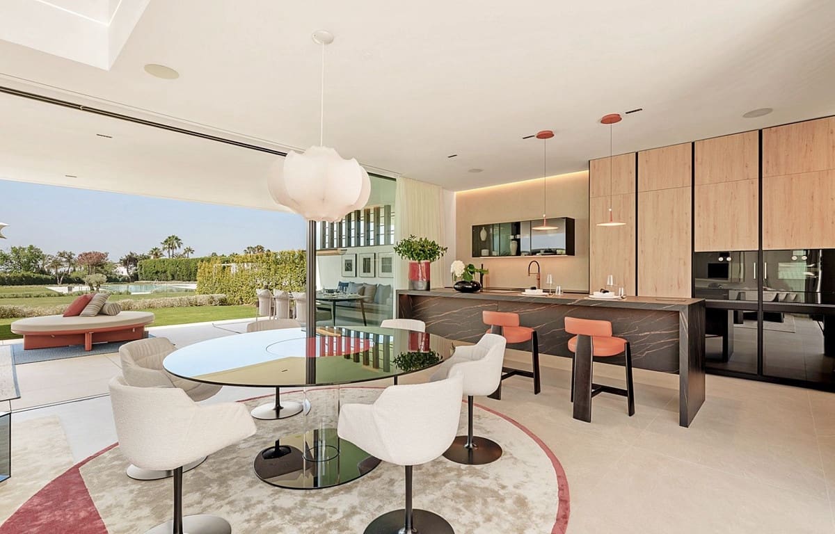 3 bedroom Villa for sale in Golden Mile with pool garage - € 7,500,000 (Ref: 8477180)