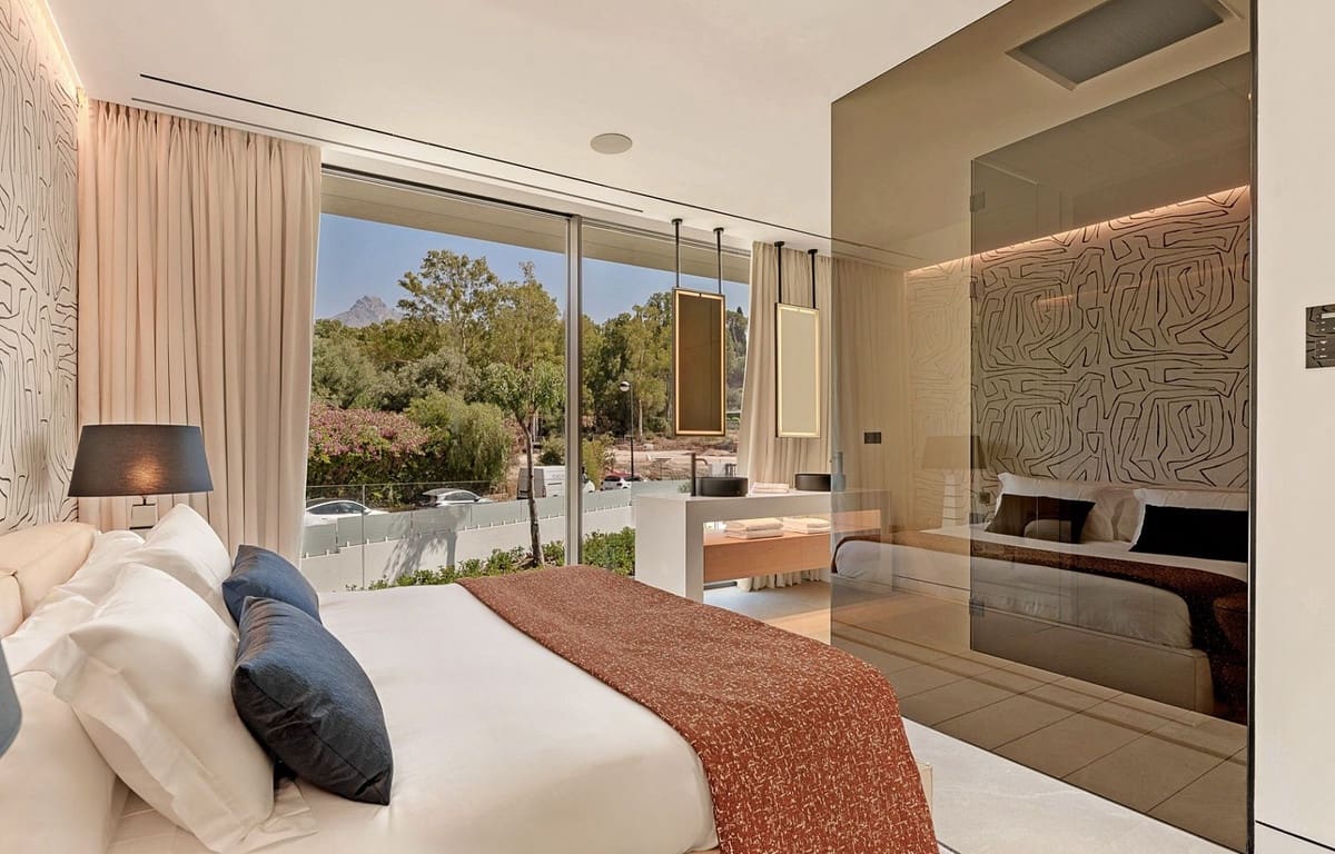 3 bedroom Villa for sale in Golden Mile with pool garage - € 7,500,000 (Ref: 8477180)
