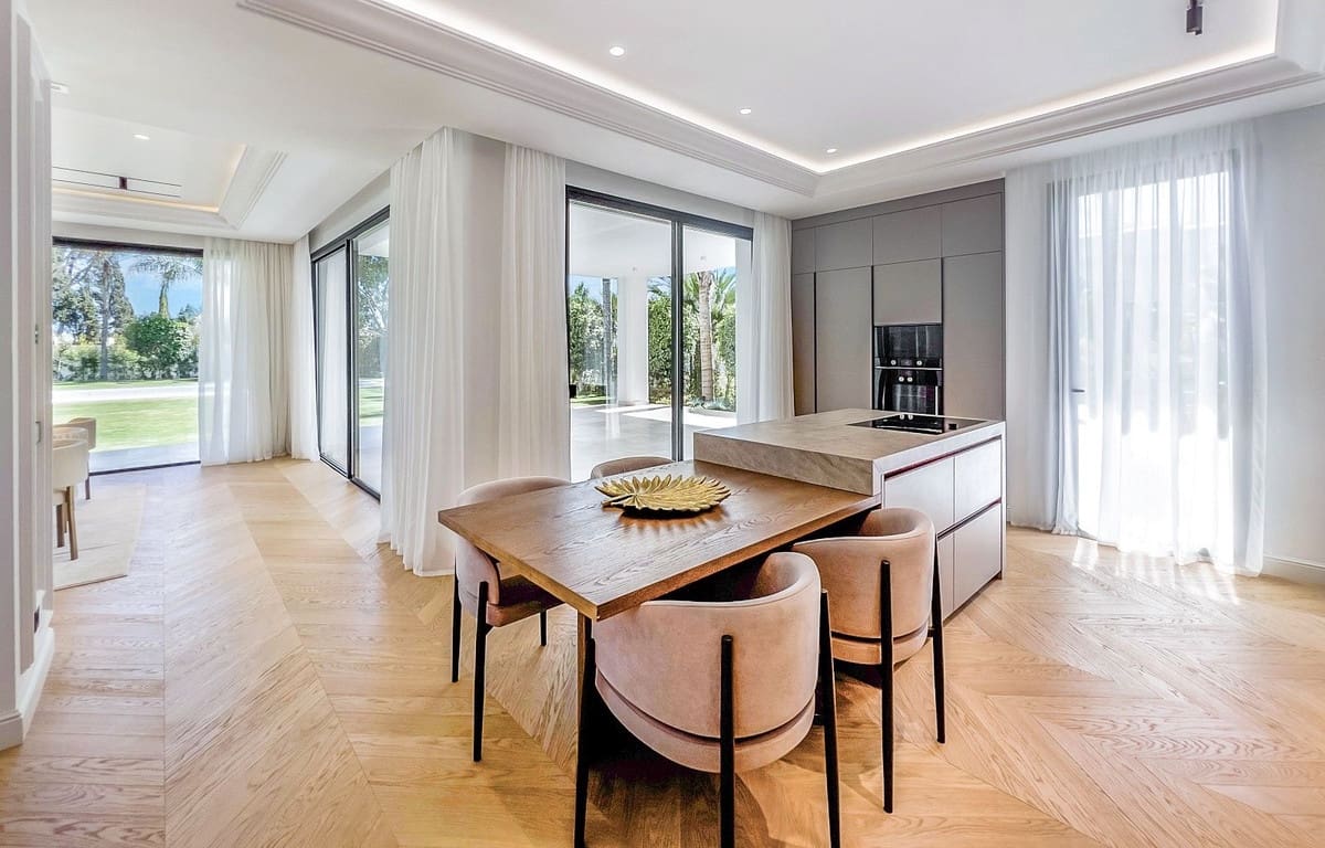 6 bedroom Villa for sale in Golden Mile with pool garage - € 6,400,000 (Ref: 8479923)