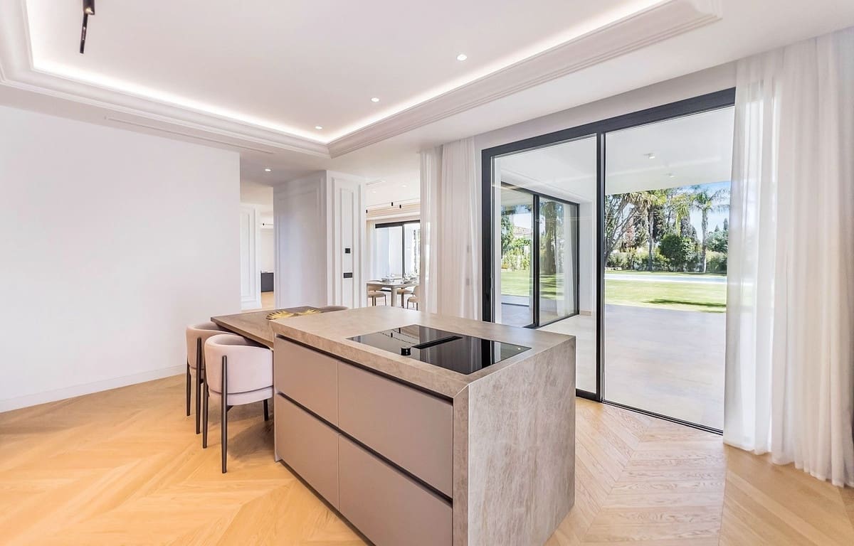 6 bedroom Villa for sale in Golden Mile with pool garage - € 6,400,000 (Ref: 8479923)