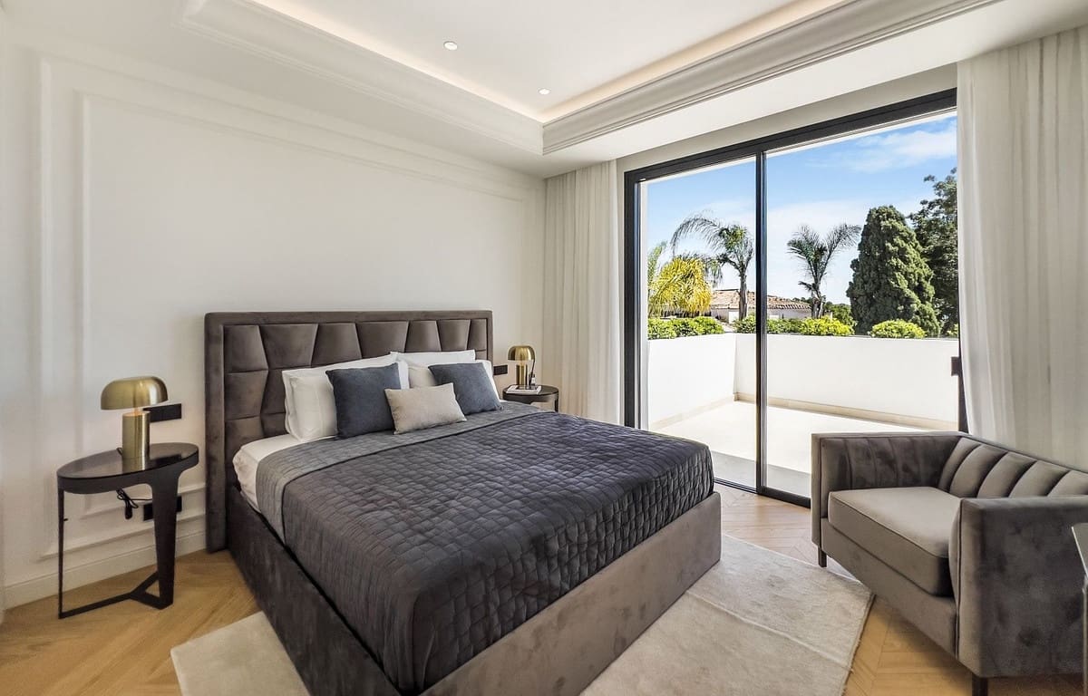 6 bedroom Villa for sale in Golden Mile with pool garage - € 6,400,000 (Ref: 8479923)
