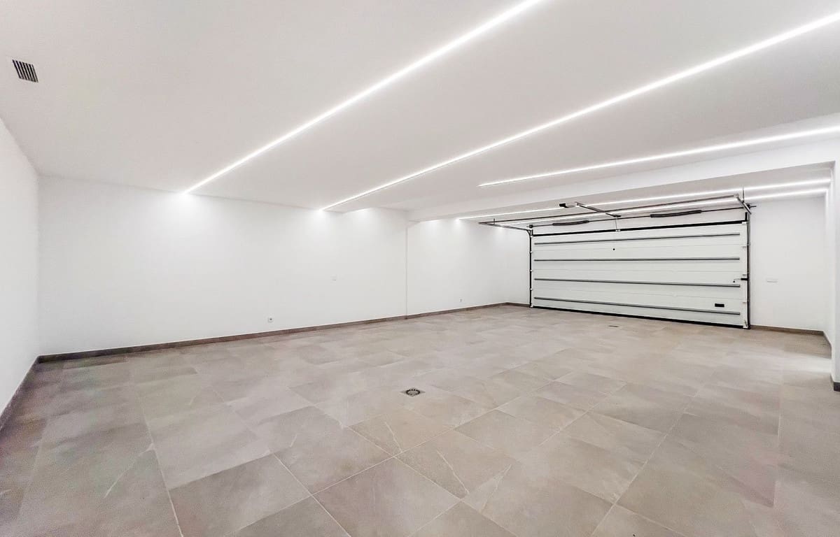 6 bedroom Villa for sale in Golden Mile with pool garage - € 6,400,000 (Ref: 8479923)