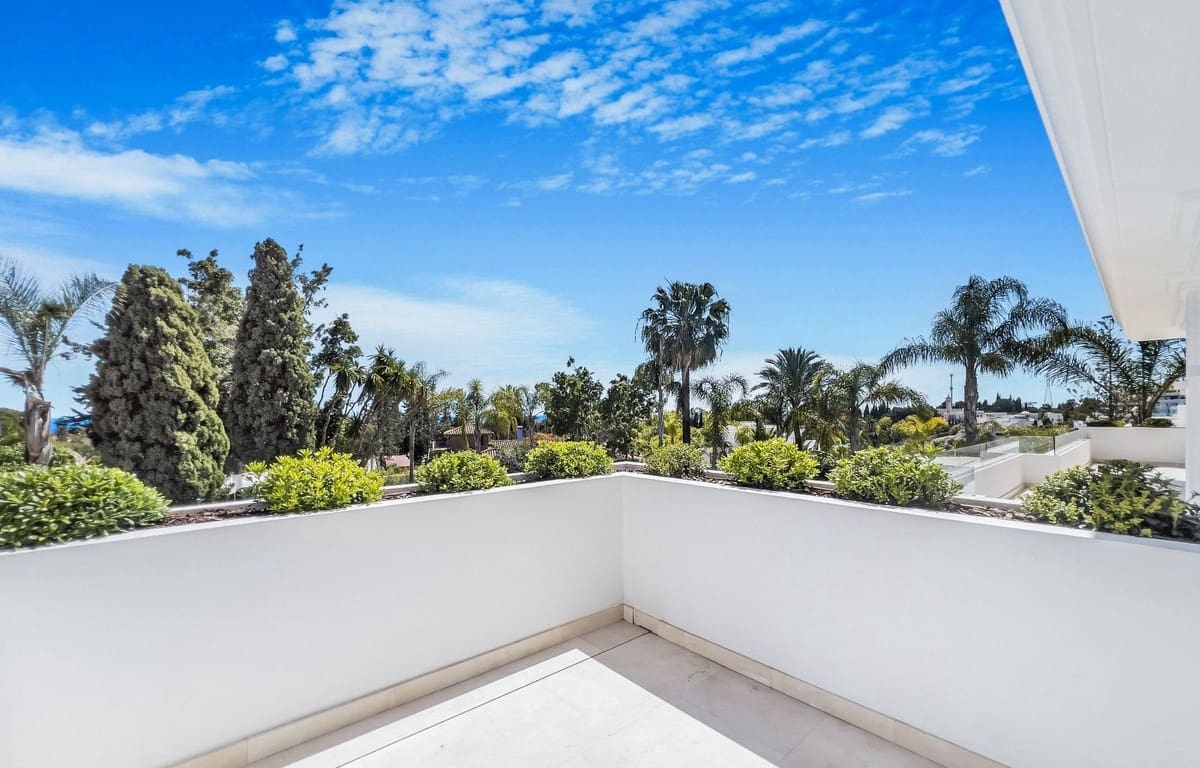6 bedroom Villa for sale in Golden Mile with pool garage - € 6,400,000 (Ref: 8479923)