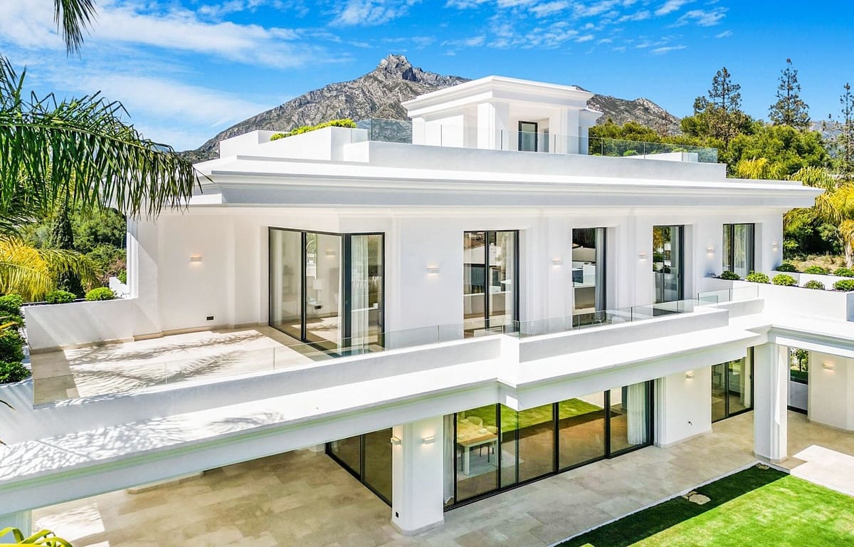 6 bedroom Villa for sale in Golden Mile with pool garage - € 6,400,000 (Ref: 8479923)