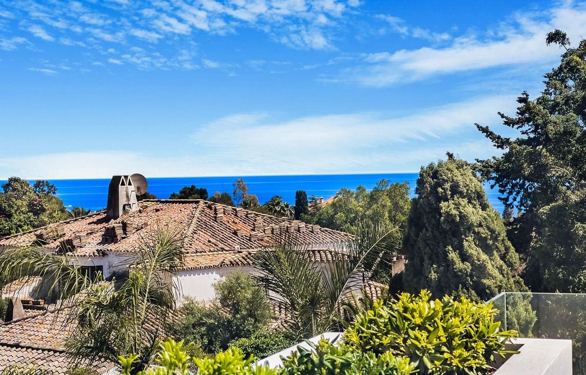 6 bedroom Villa for sale in Golden Mile with pool garage - € 6,400,000 (Ref: 8479923)