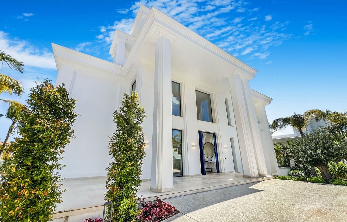 6 bedroom Villa for sale in Golden Mile with pool garage - € 6,400,000 (Ref: 8479923)