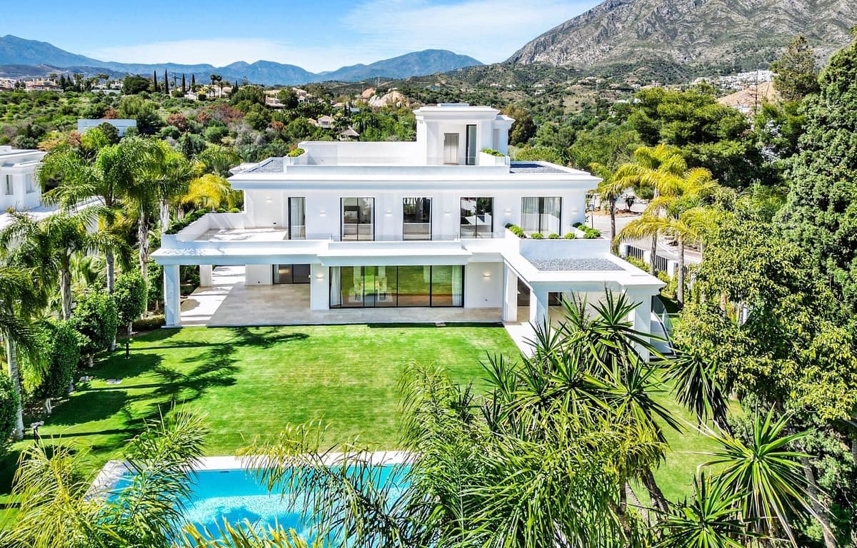 6 bedroom Villa for sale in Golden Mile with pool garage - € 6,400,000 (Ref: 8479923)