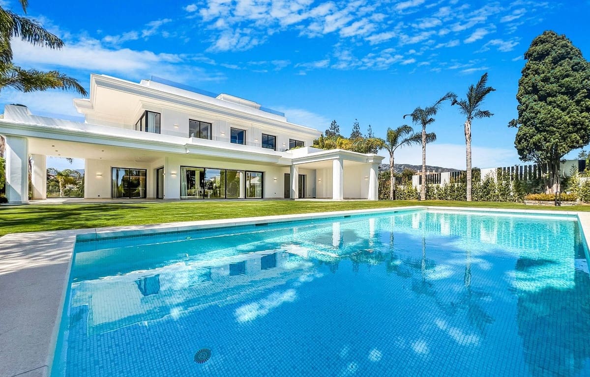 6 bedroom Villa for sale in Golden Mile with pool garage - € 6,400,000 (Ref: 8479923)