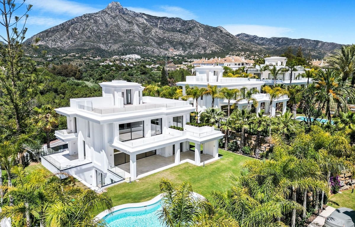 6 bedroom Villa for sale in Golden Mile with pool garage - € 6,400,000 (Ref: 8479923)