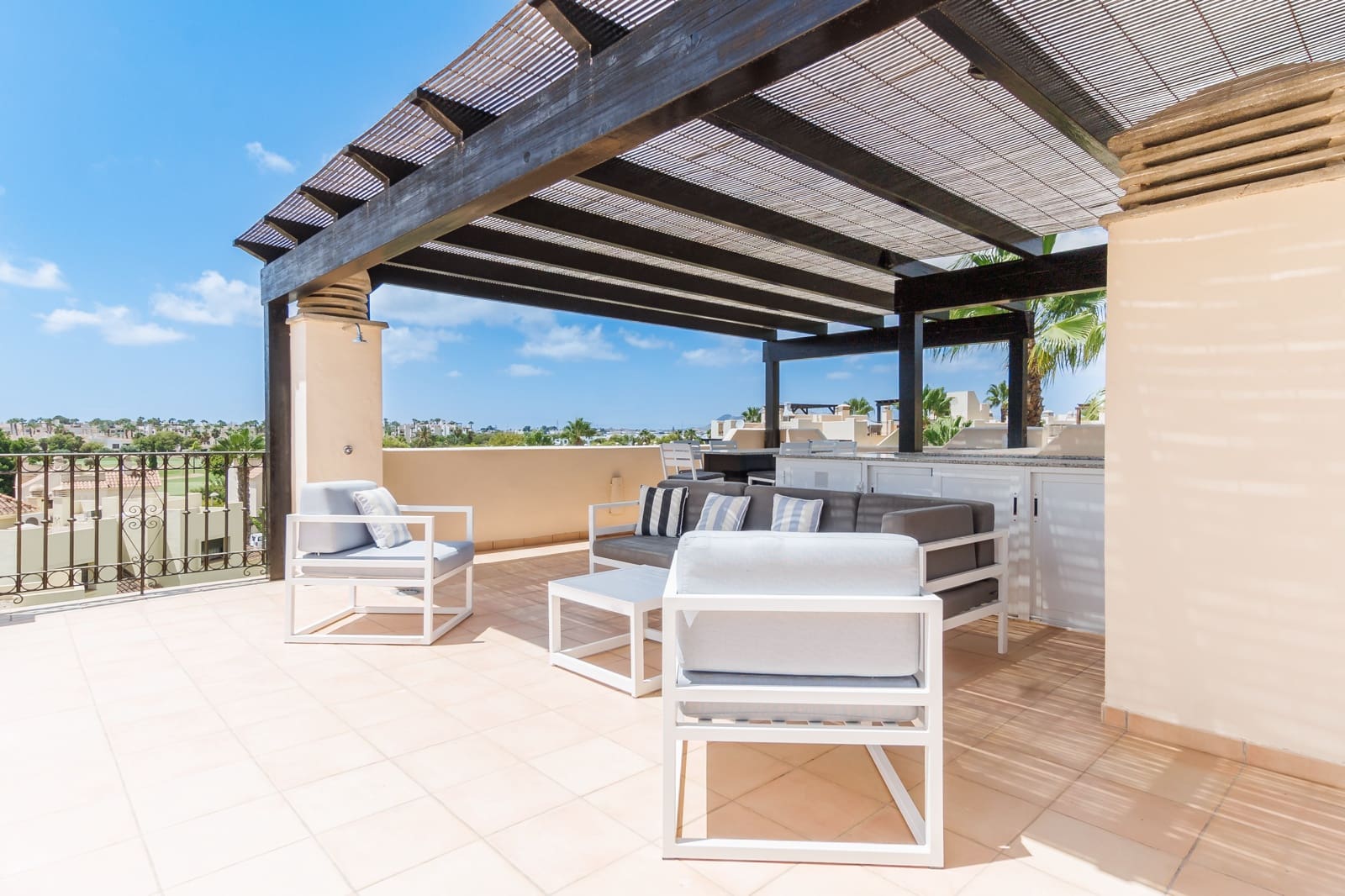 2 sovrum Takvåning till salu i Roda med pool garage - 244 950 € (Ref: 10004641)