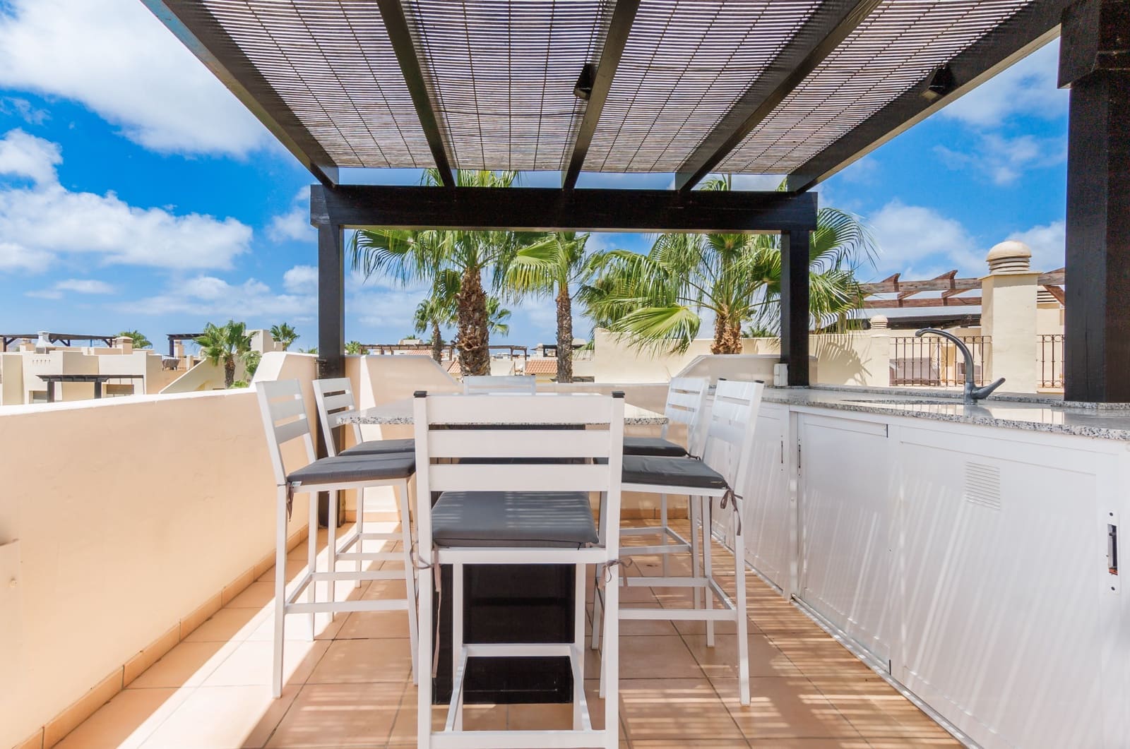 2 sovrum Takvåning till salu i Roda med pool garage - 244 950 € (Ref: 10004641)