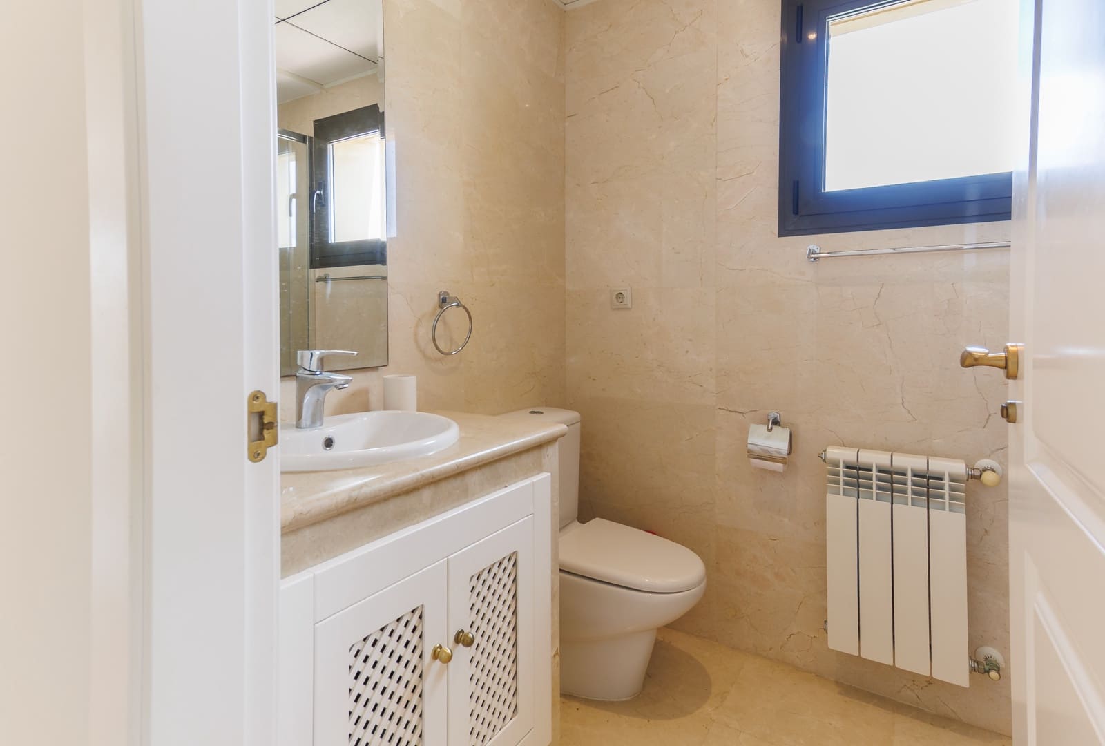 2 sovrum Takvåning till salu i Roda med pool garage - 244 950 € (Ref: 10004641)