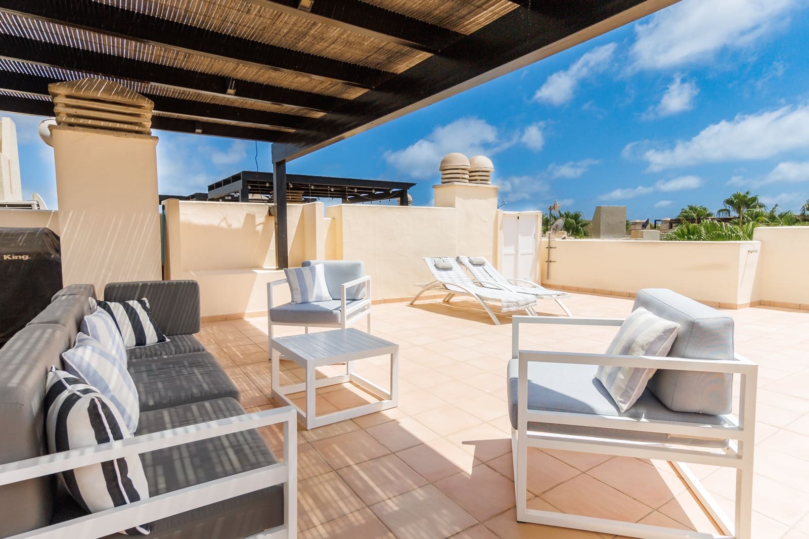 2 sovrum Takvåning till salu i Roda med pool garage - 244 950 € (Ref: 10004641)