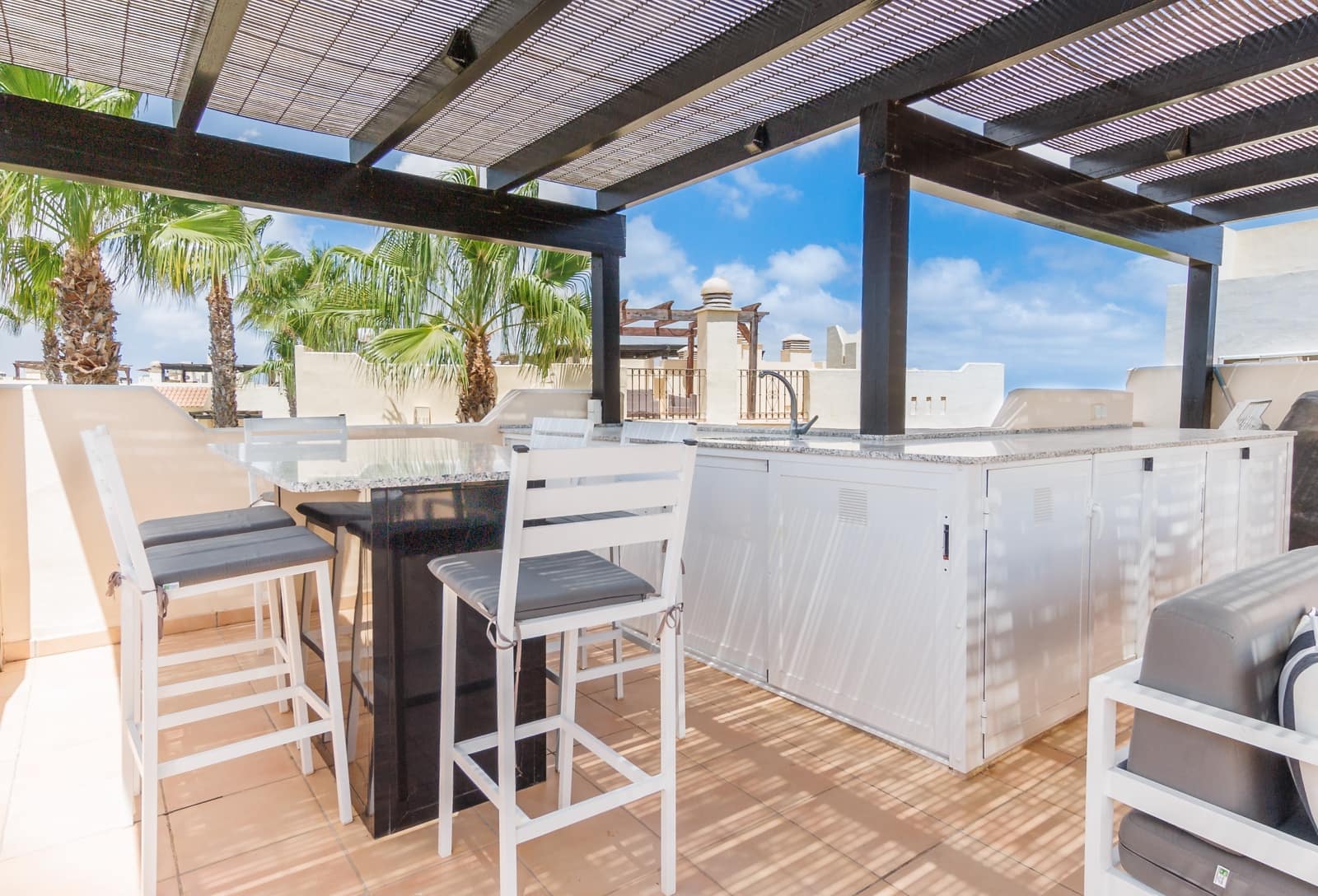 2 sovrum Takvåning till salu i Roda med pool garage - 244 950 € (Ref: 10004641)