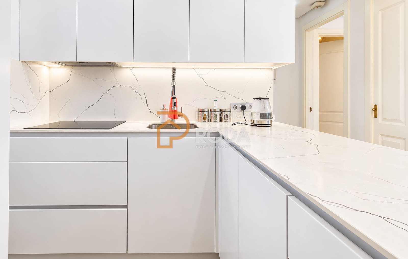 Ático de 2 habitaciones en Roda en venta con piscina garaje - 274.950 € (Ref: 10082171)