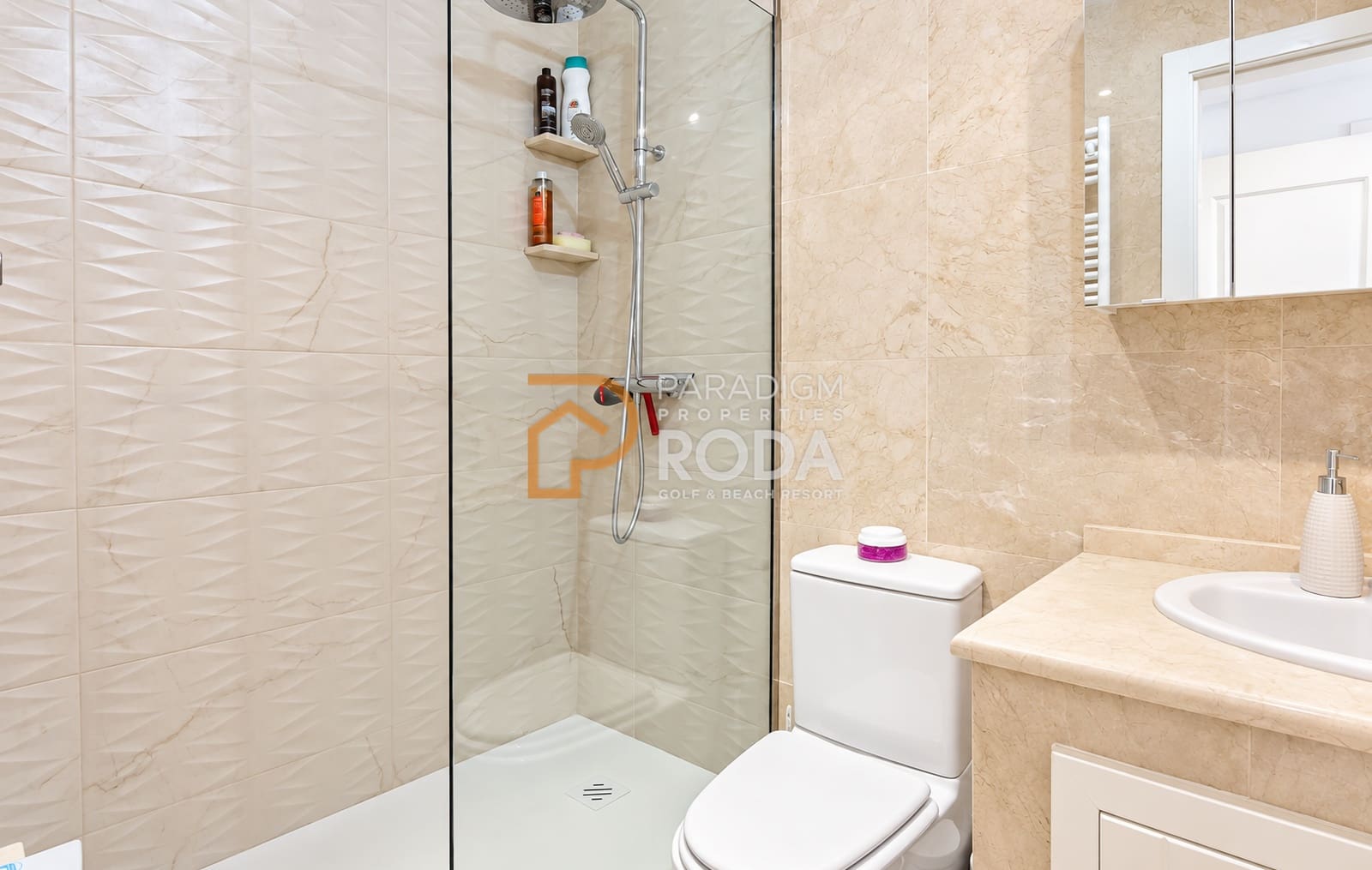 Ático de 2 habitaciones en Roda en venta con piscina garaje - 274.950 € (Ref: 10082171)