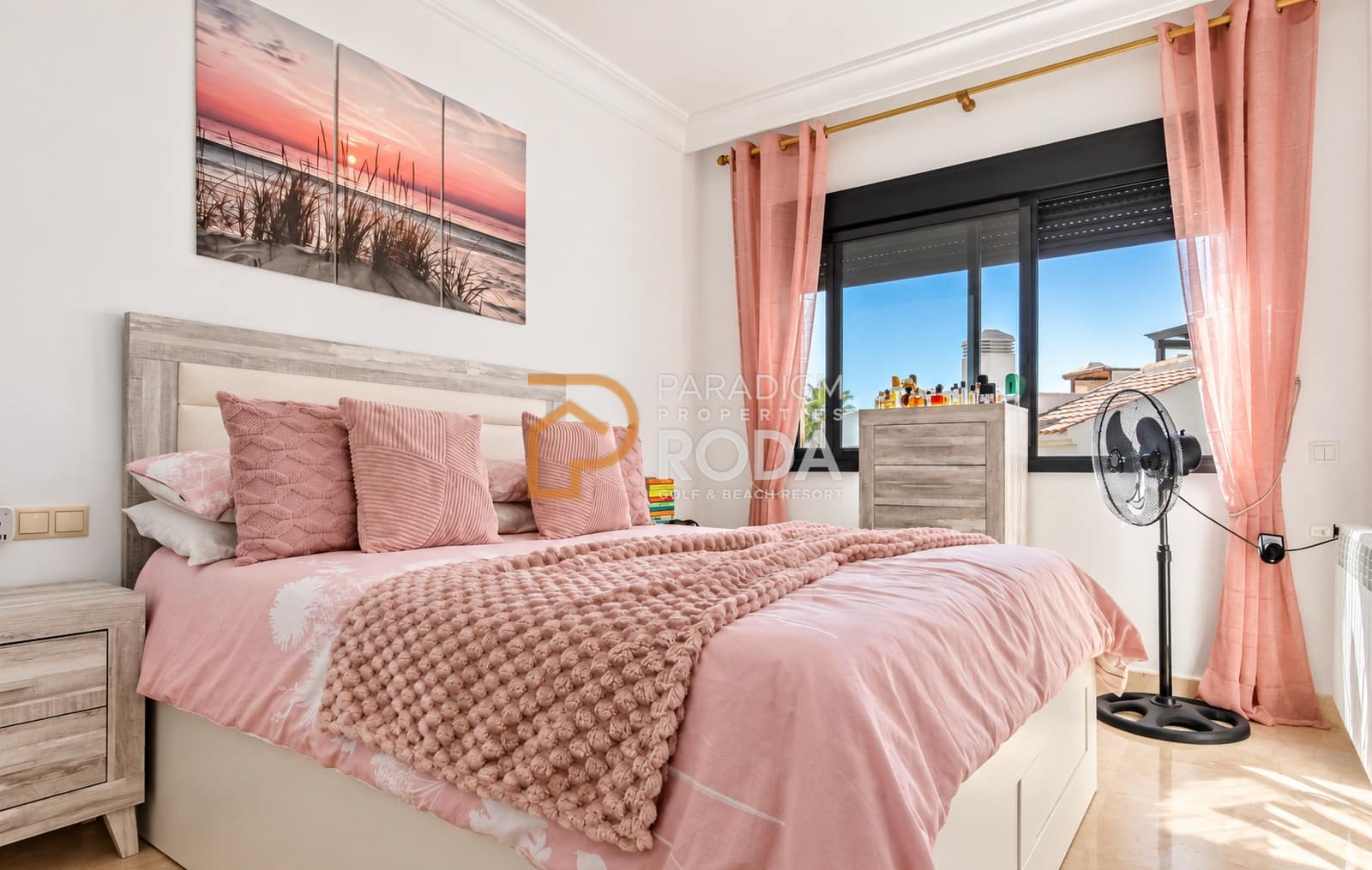 Ático de 2 habitaciones en Roda en venta con piscina garaje - 274.950 € (Ref: 10082171)
