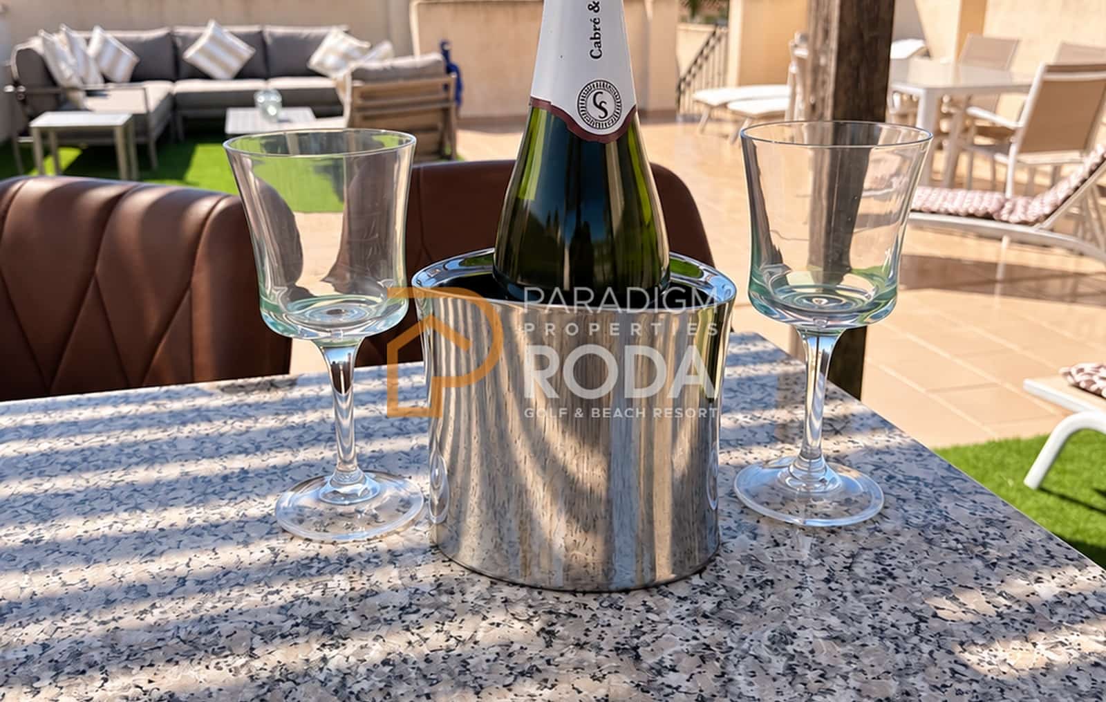 Ático de 2 habitaciones en Roda en venta con piscina garaje - 274.950 € (Ref: 10082171)