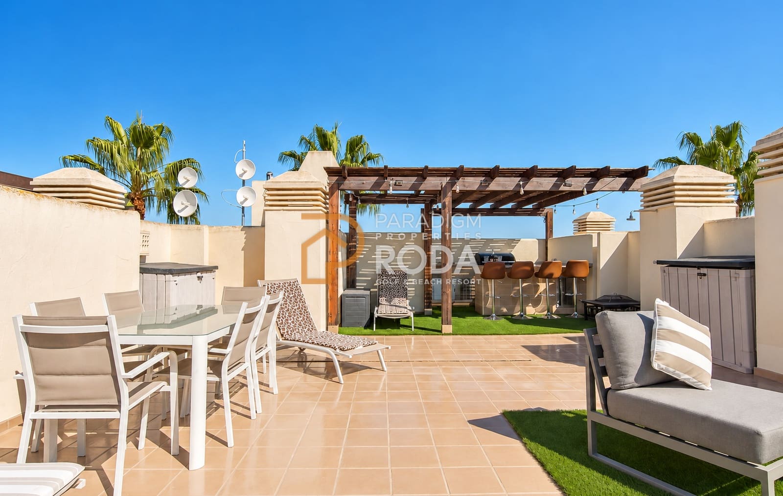Ático de 2 habitaciones en Roda en venta con piscina garaje - 274.950 € (Ref: 10082171)