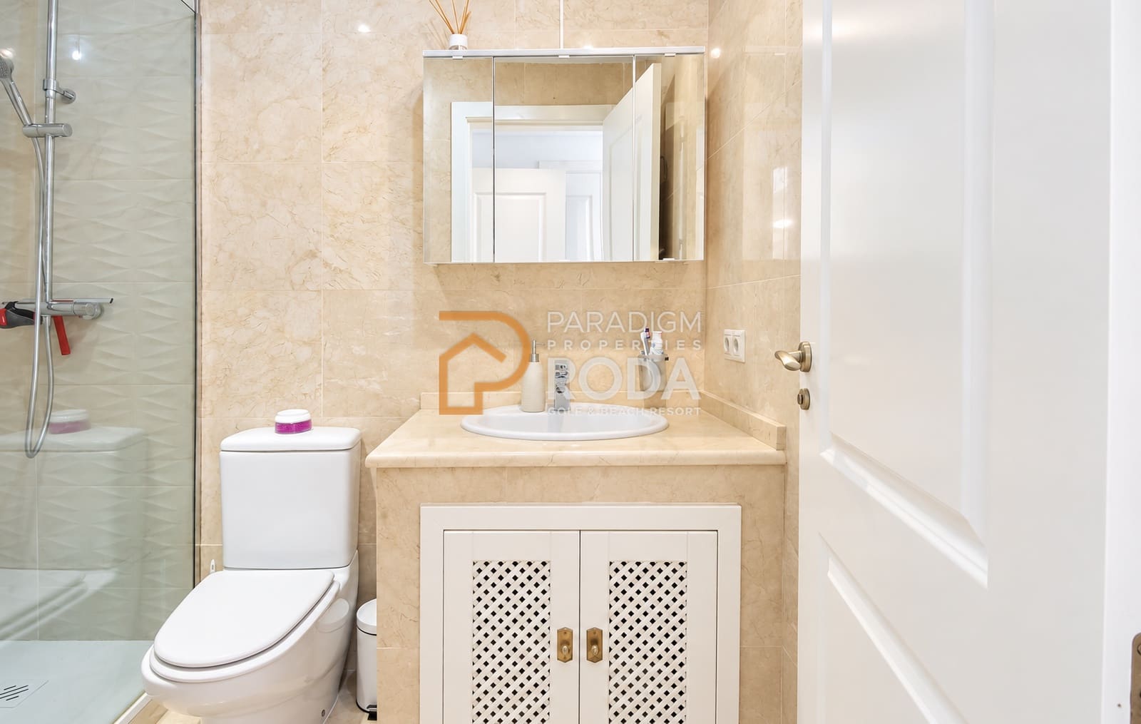 Ático de 2 habitaciones en Roda en venta con piscina garaje - 274.950 € (Ref: 10082171)