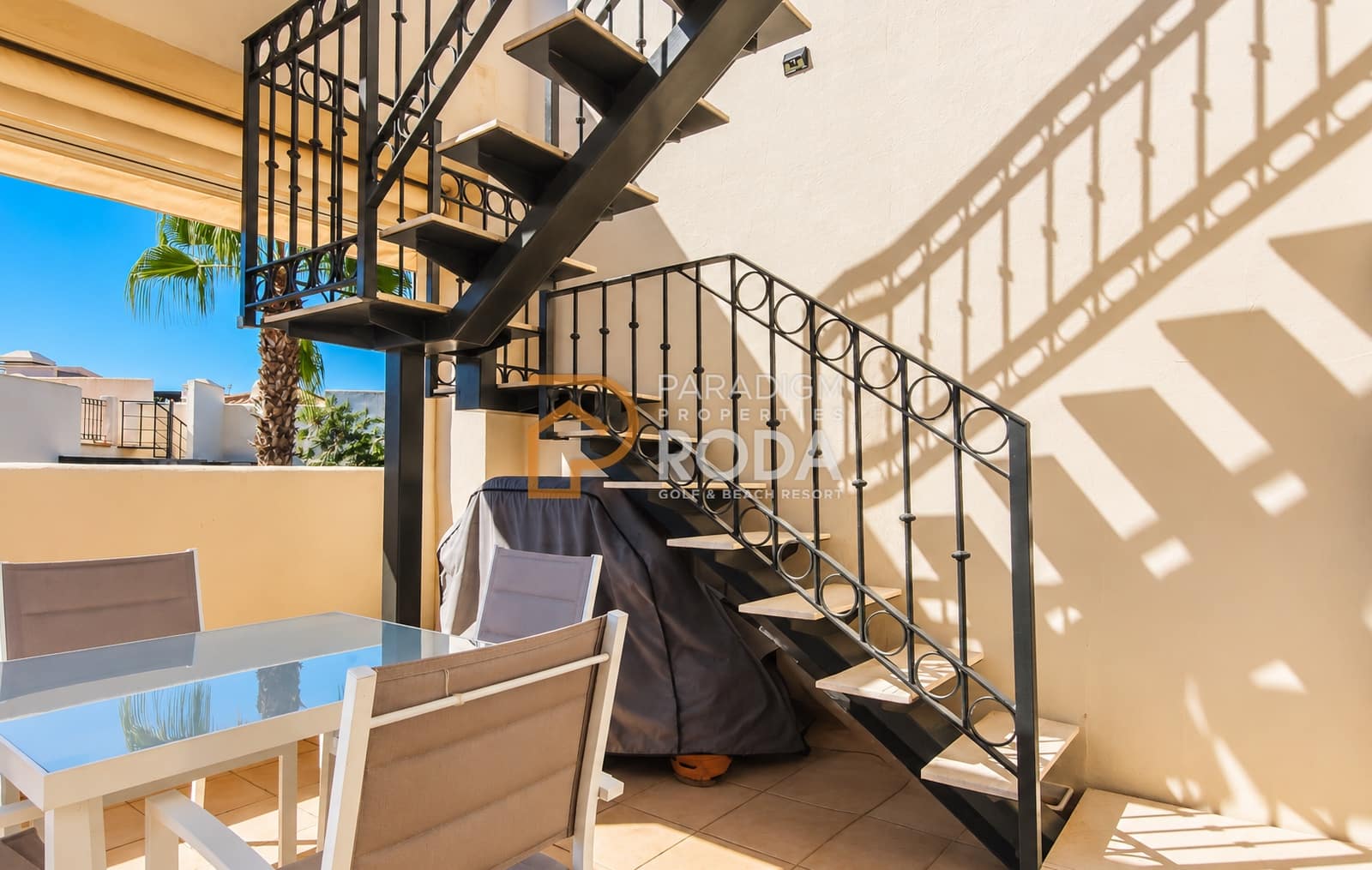 Ático de 2 habitaciones en Roda en venta con piscina garaje - 274.950 € (Ref: 10082171)