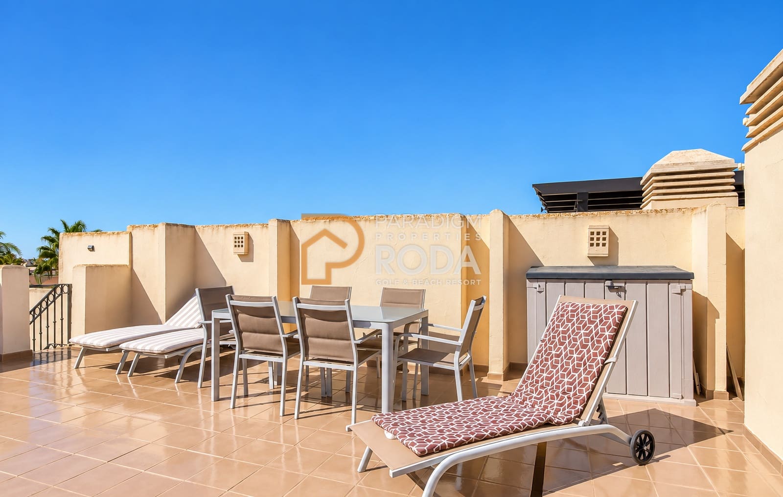Ático de 2 habitaciones en Roda en venta con piscina garaje - 274.950 € (Ref: 10082171)