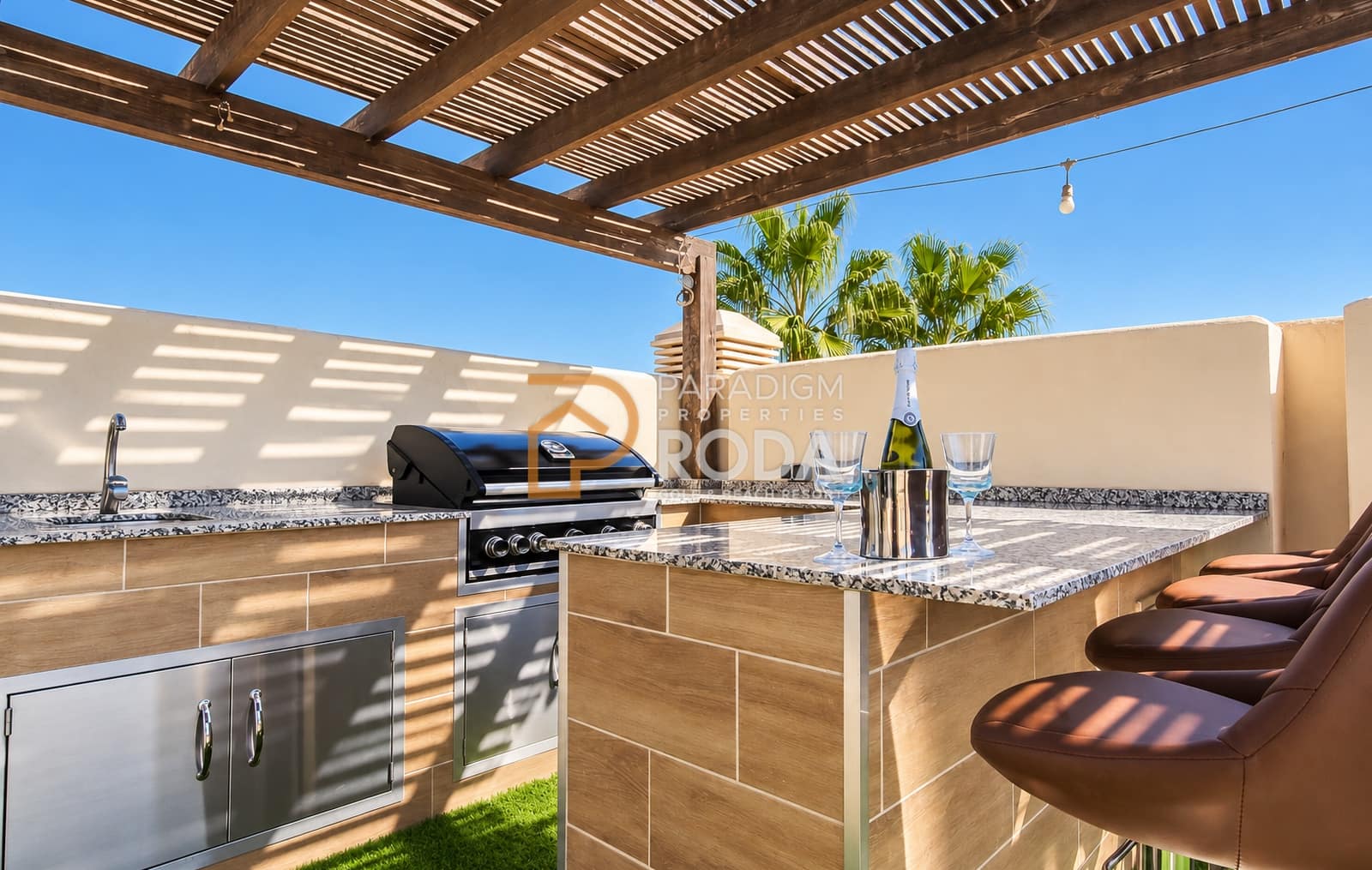 Ático de 2 habitaciones en Roda en venta con piscina garaje - 274.950 € (Ref: 10082171)