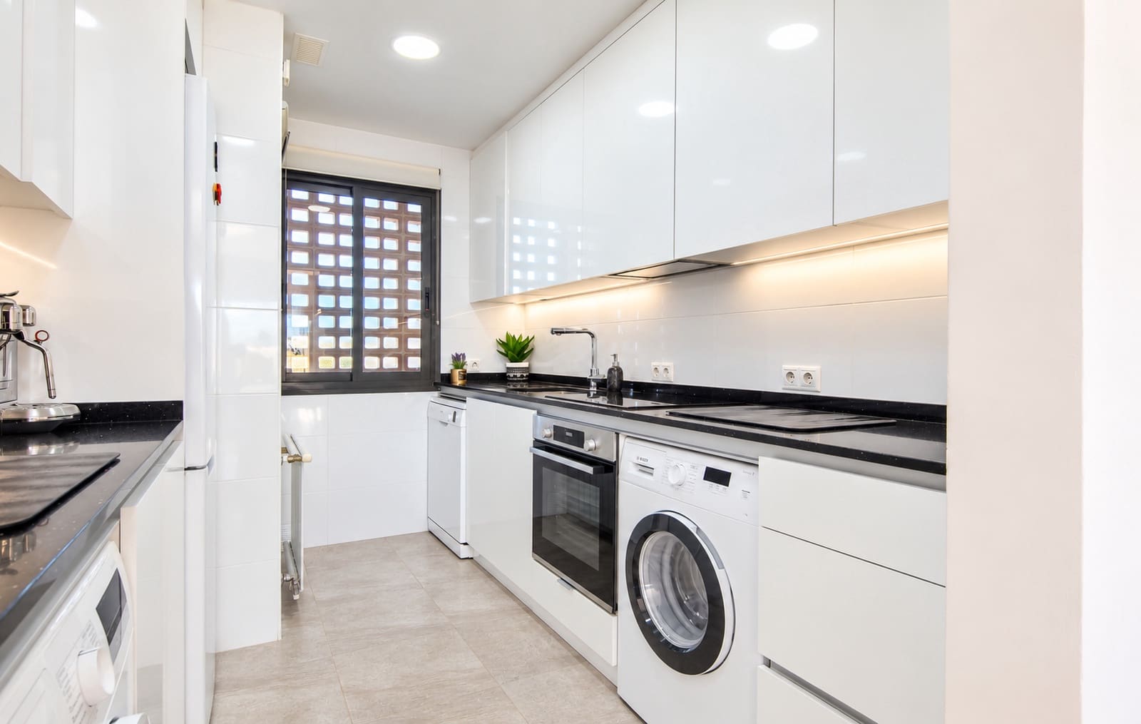 Ático de 2 habitaciones en Roda en venta con piscina garaje - 274.950 € (Ref: 10168888)