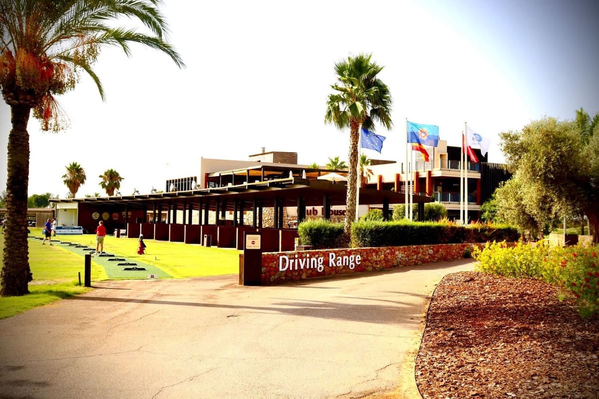 3 makuuhuone Kattohuoneisto myytävänä paikassa Roda mukana uima-altaan 
autotalli - 285 000 € (Ref: 8556724)