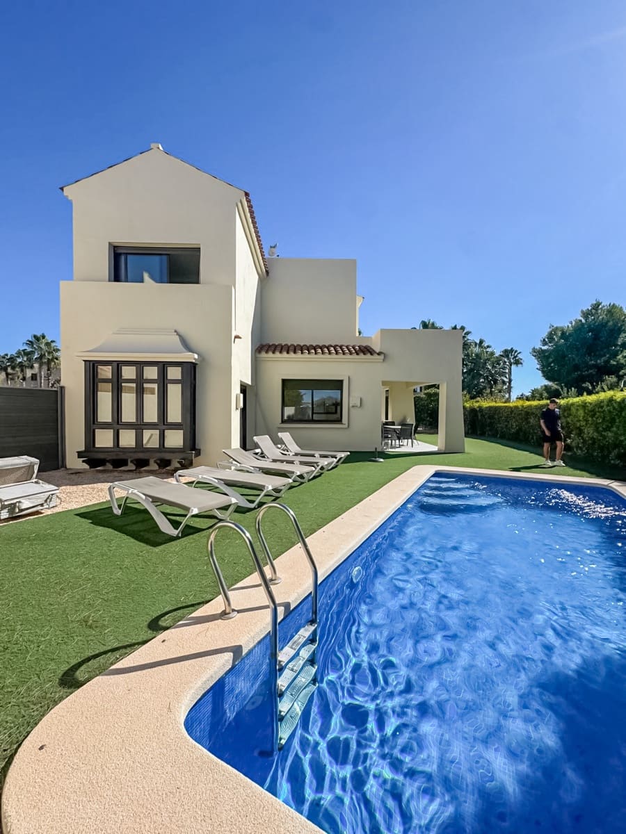 4 soveværelse Villa til salg i Roda med swimmingpool garage - € 624.950 (Ref: 9360107)