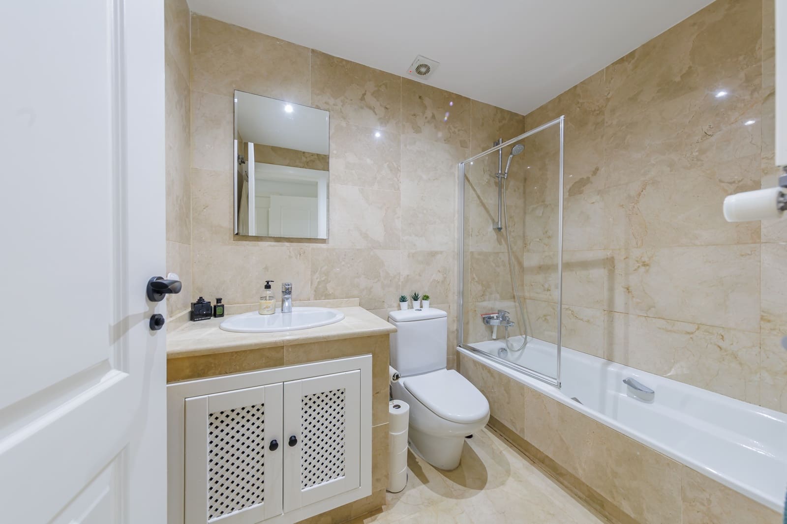 2 bedroom Apartment for sale in Roda with pool garage - € 214,950 (Ref: 9396870)