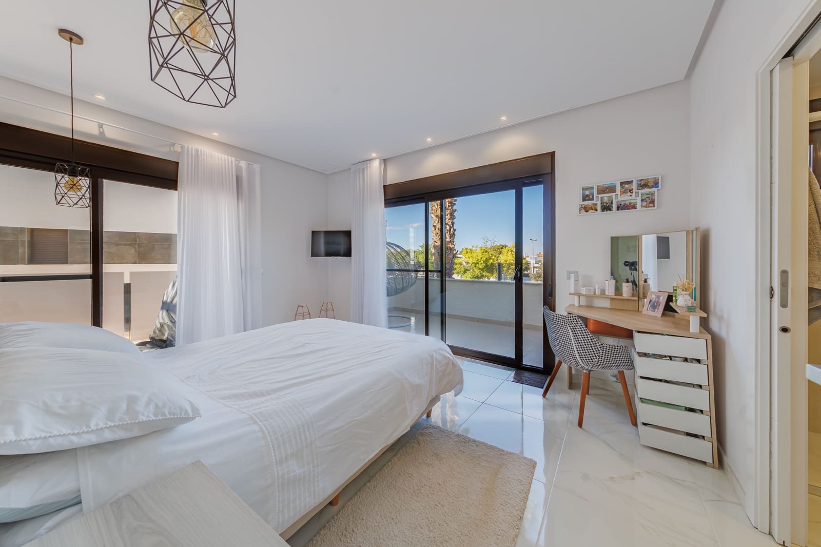 3 soveværelse Byhus til salg i Dolores De Pacheco med swimmingpool garage - € 374.950 (Ref: 9409336)