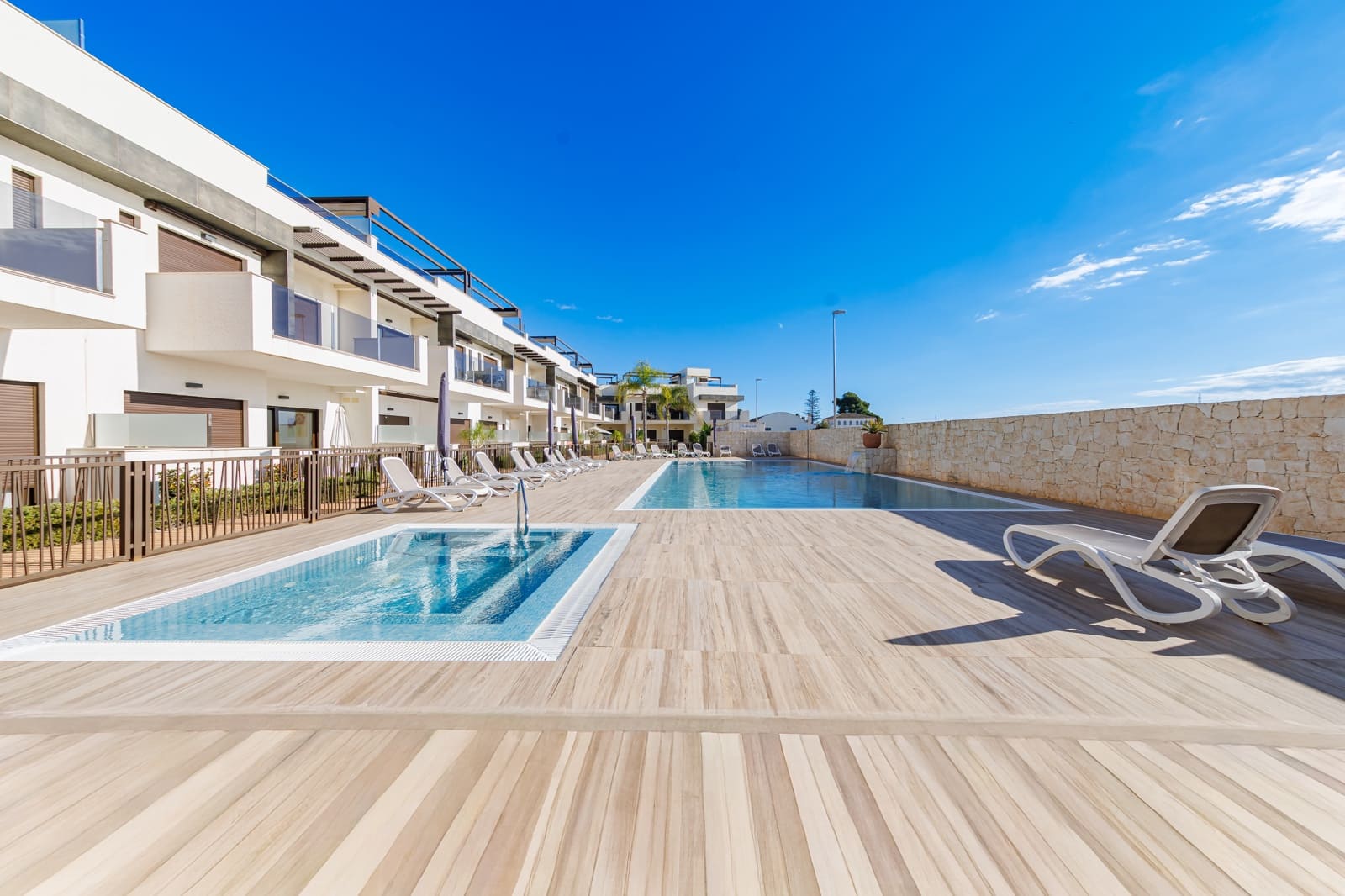 3 soveværelse Byhus til salg i Dolores De Pacheco med swimmingpool garage - € 374.950 (Ref: 9409336)