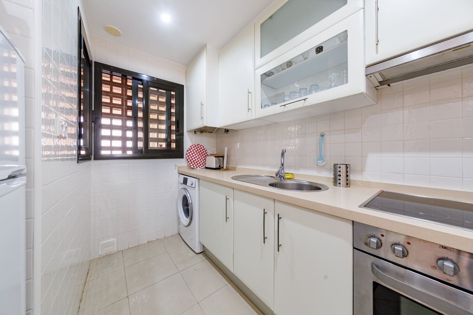 2 soverom Leilighet til salgs i Roda med svømmebasseng garasje - € 179 000 (Ref: 9553111)