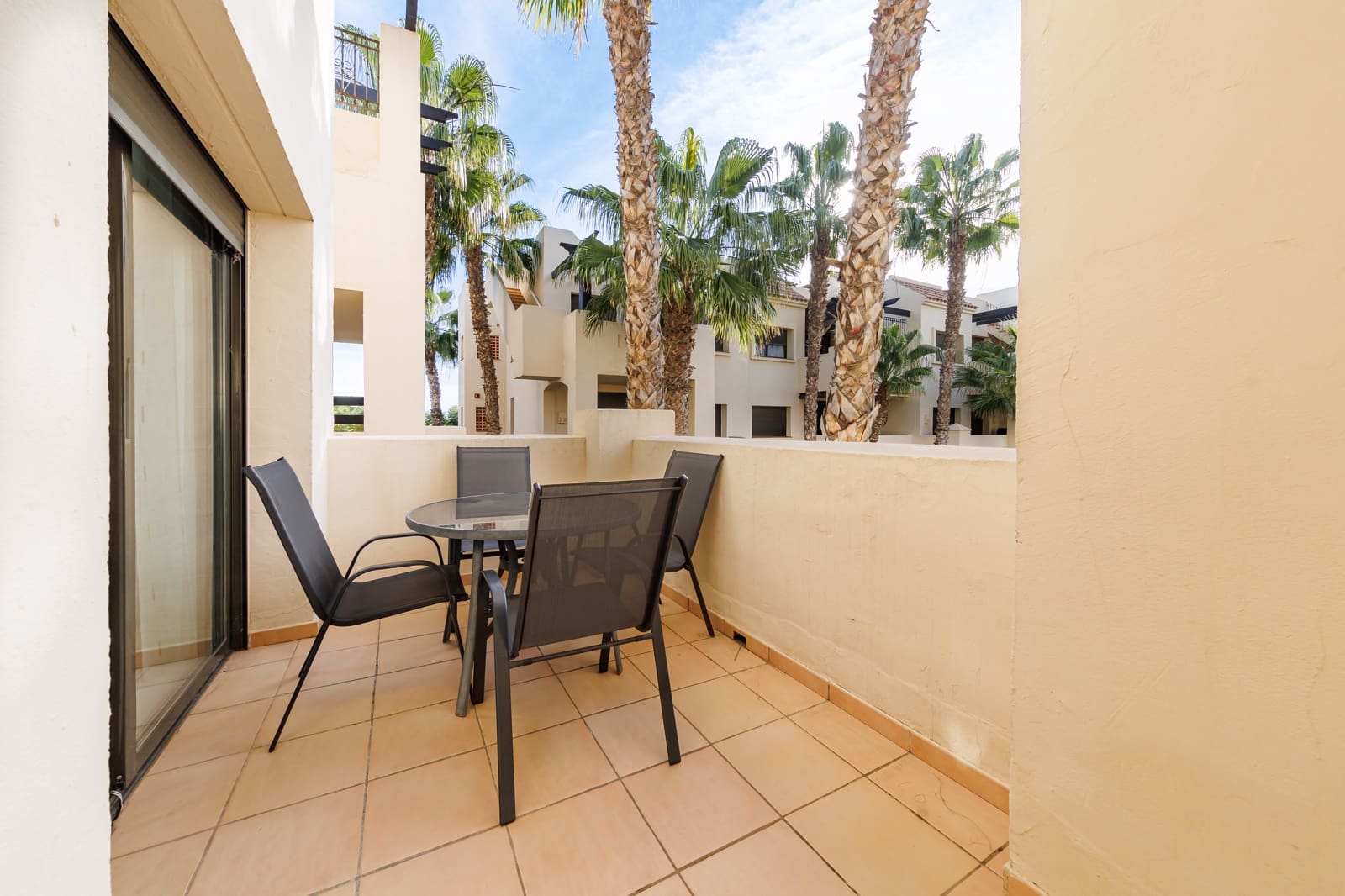 2 soverom Leilighet til salgs i Roda med svømmebasseng garasje - € 179 000 (Ref: 9553111)