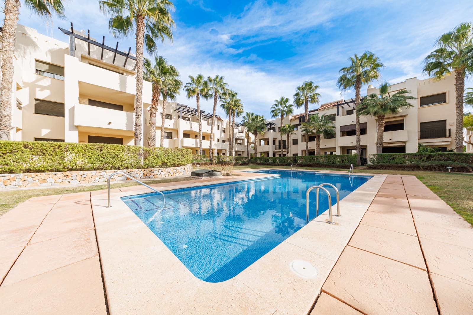 2 soverom Leilighet til salgs i Roda med svømmebasseng garasje - € 179 000 (Ref: 9553111)