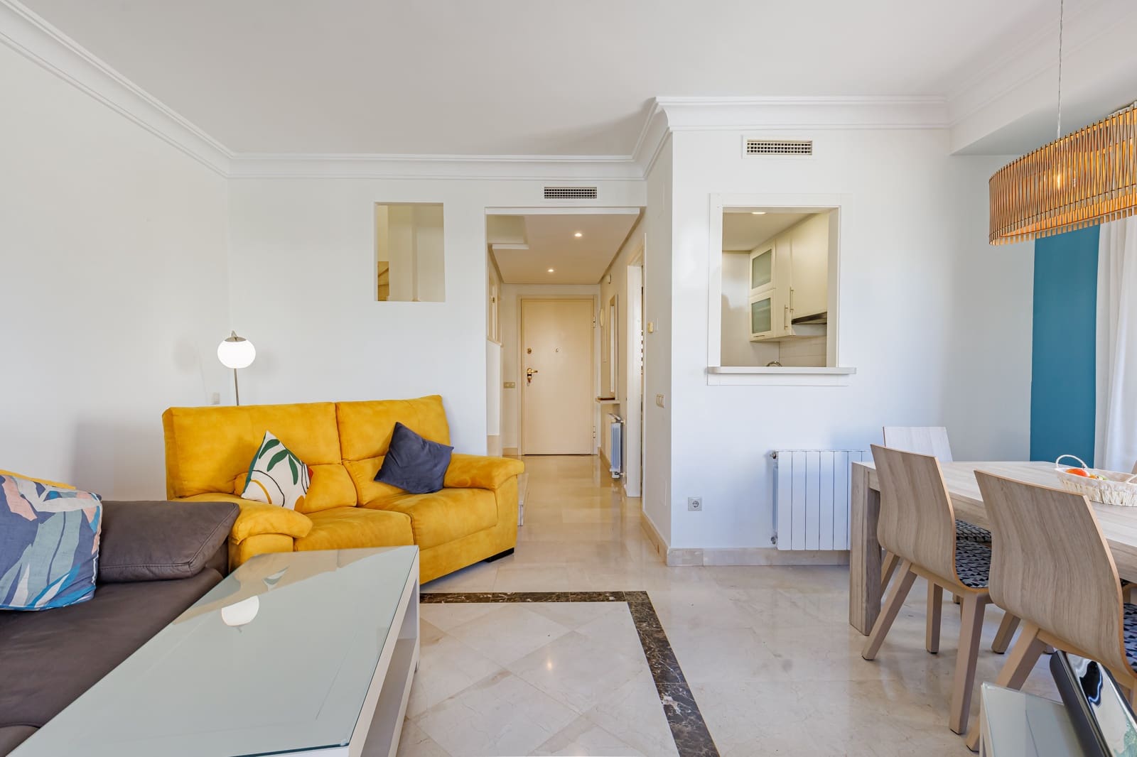 2 makuuhuone Omakotitalo myytävänä paikassa Roda mukana uima-altaan 
autotalli - 210 000 € (Ref: 9599951)