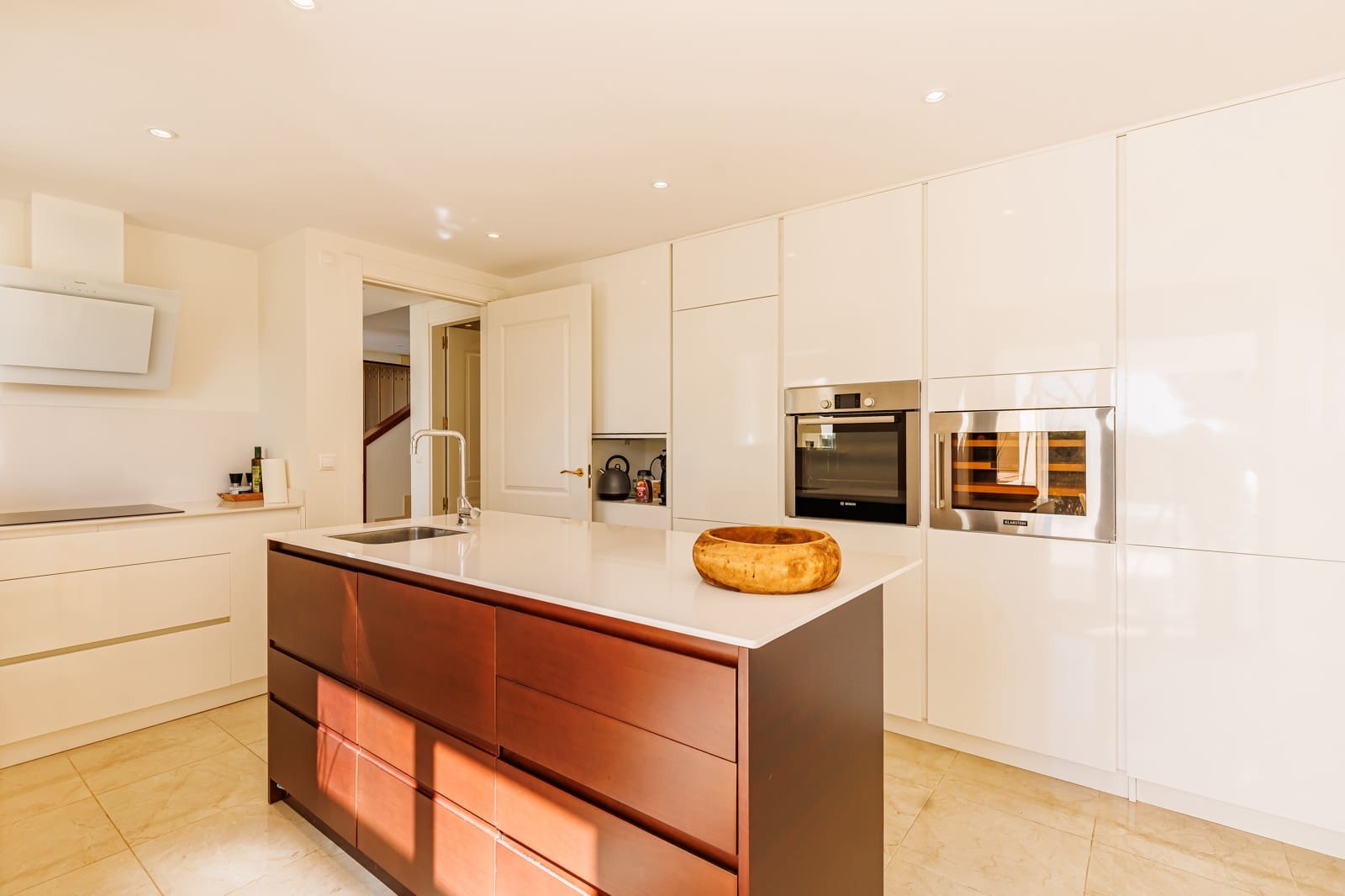 Chalet de 3 habitaciones en Roda en venta con piscina garaje - 650.000 € (Ref: 9631383)