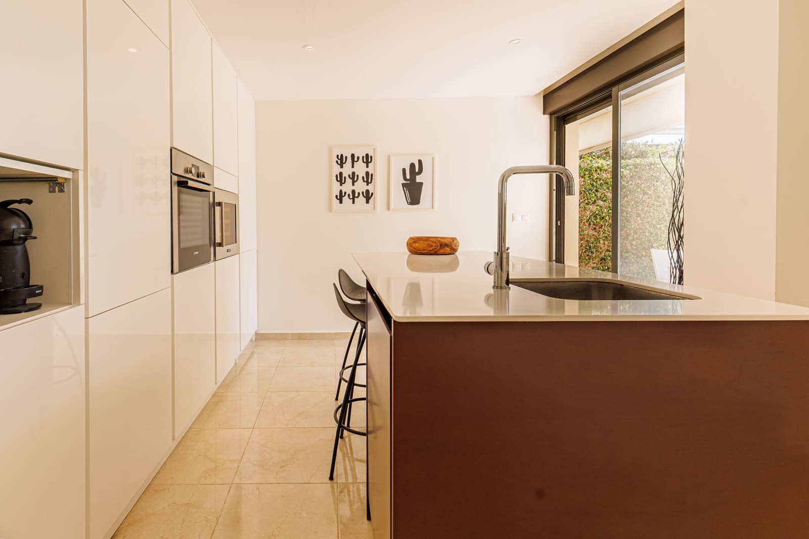 Chalet de 3 habitaciones en Roda en venta con piscina garaje - 650.000 € (Ref: 9631383)