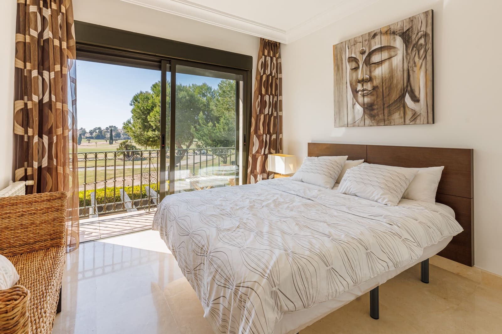 Chalet de 3 habitaciones en Roda en venta con piscina garaje - 650.000 € (Ref: 9631383)