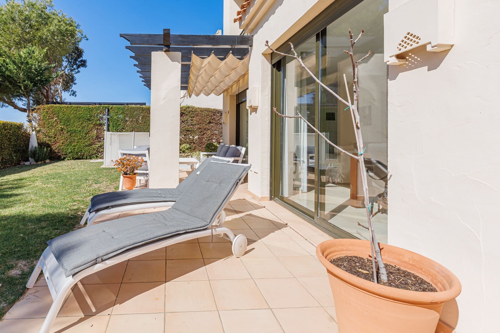 Chalet de 3 habitaciones en Roda en venta con piscina garaje - 650.000 € (Ref: 9631383)