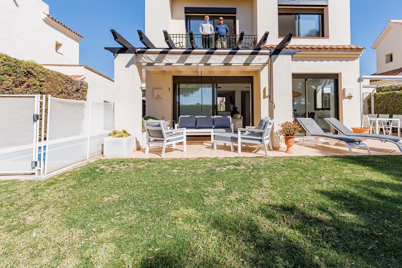 Chalet de 3 habitaciones en Roda en venta con piscina garaje - 650.000 € (Ref: 9631383)